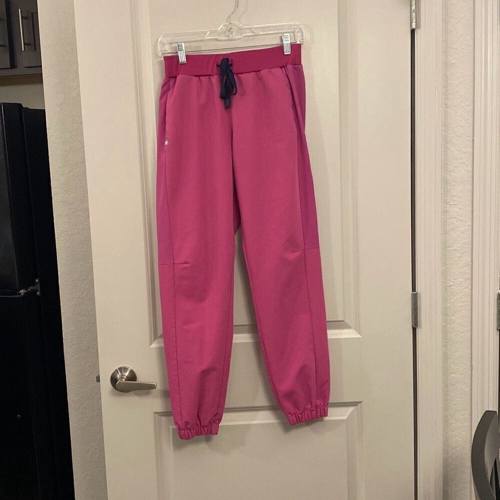 Figs scrub pants, size small 